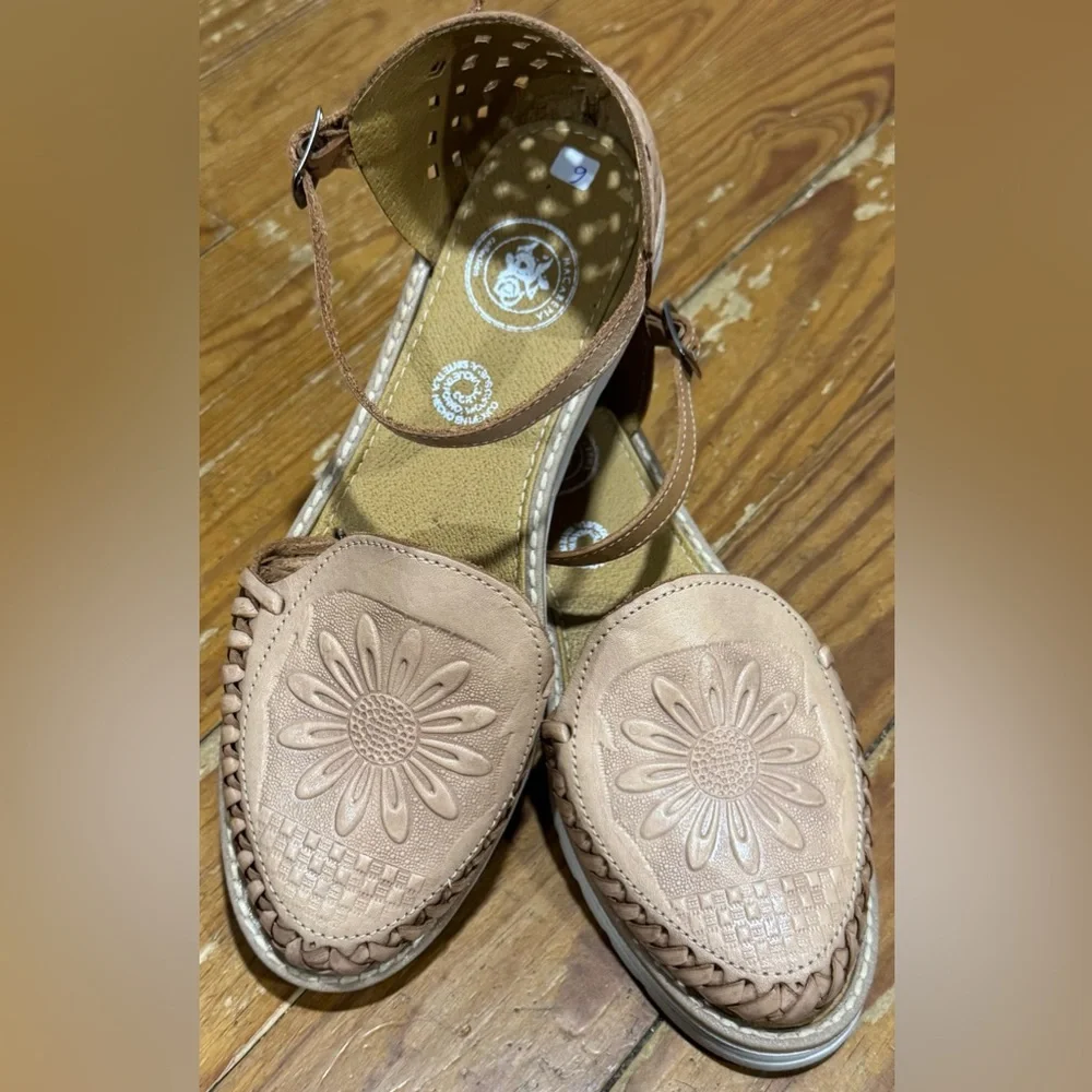 Macarena Collection Women’s Sandals - Picture 1 of 6